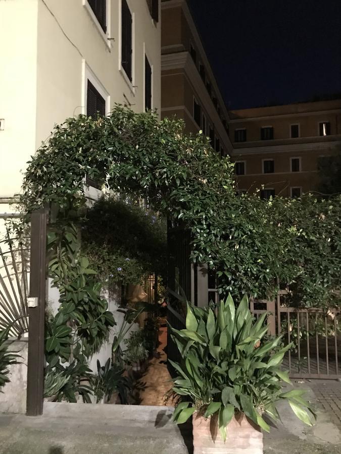 Le Finestre Di Luz B&B Rome Bagian luar foto